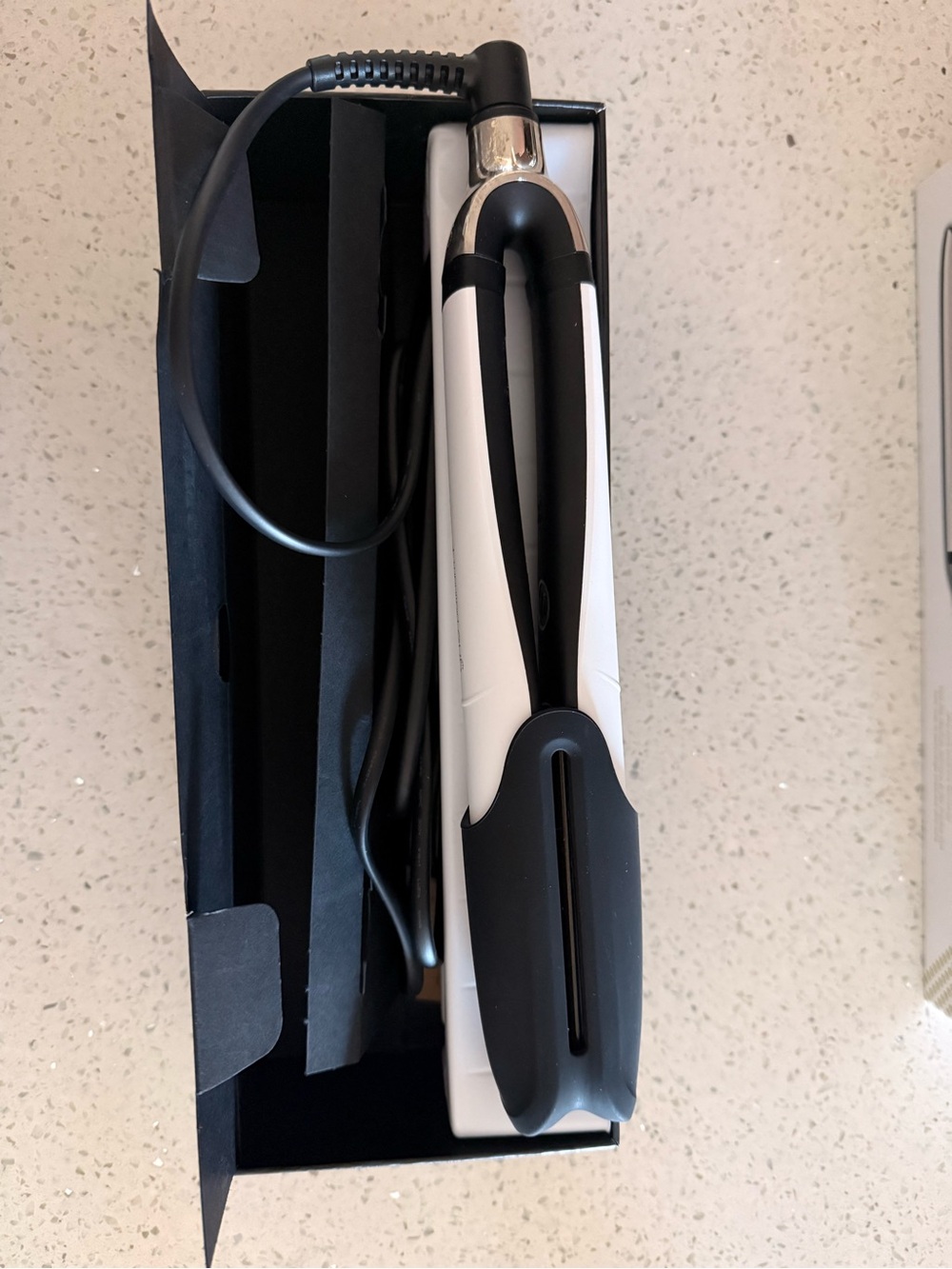 ghd White and Black Hair Straightener - Sleek Salon Finish